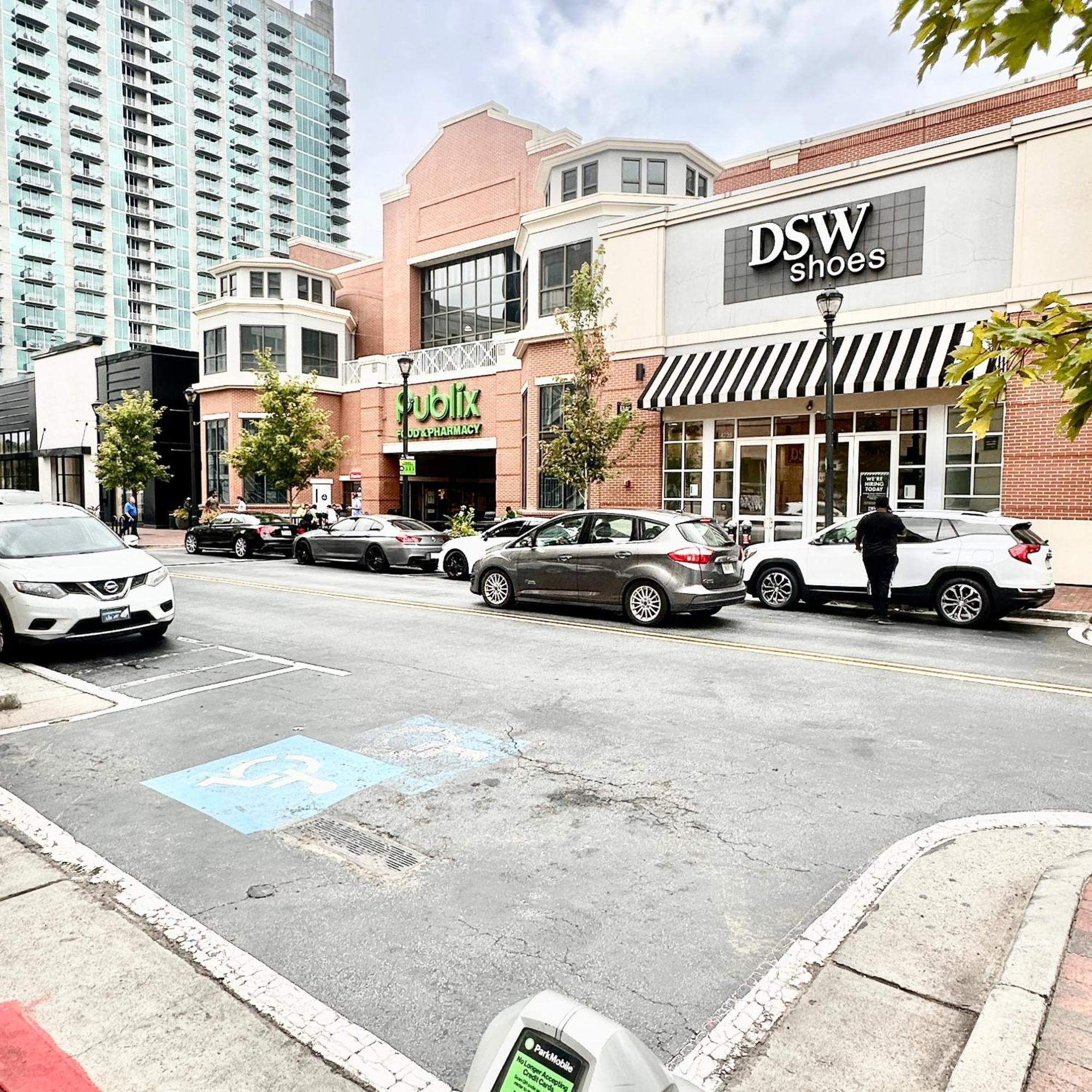 Grand 3br Loft In Atlantic Station *